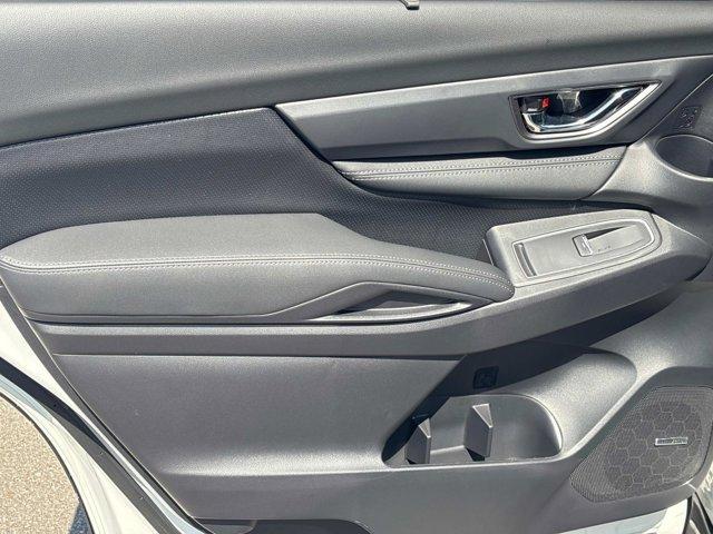 Photo of 2025 Crystal White Pearl Subaru Ascent