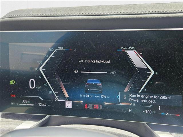 Photo of 2025 Black Sapphire Metallic BMW 760