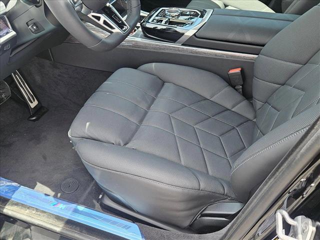 Photo of 2025 Black Sapphire Metallic BMW 760