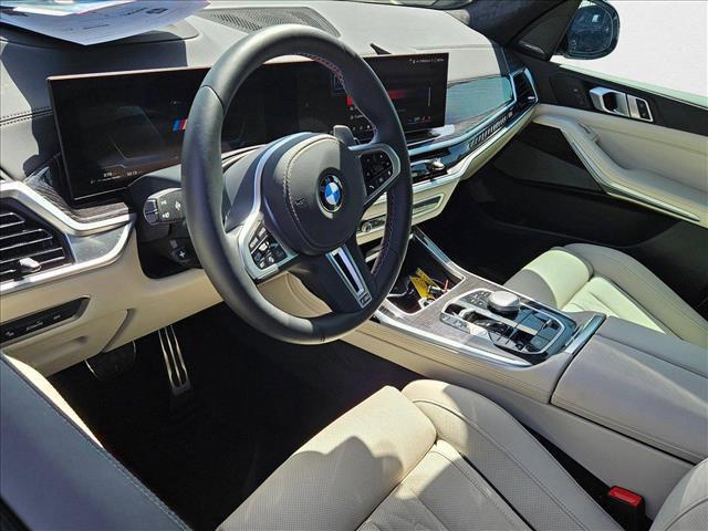 Photo of 2025 Mineral White Metallic BMW X7