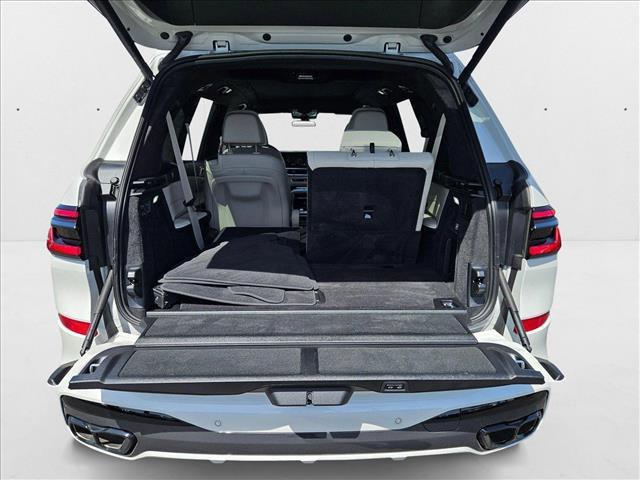 Photo of 2025 Mineral White Metallic BMW X7