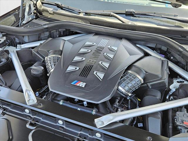 Photo of 2025 Mineral White Metallic BMW X7