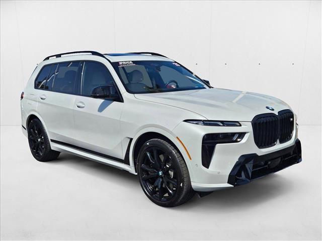 Photo of 2025 Mineral White Metallic BMW X7