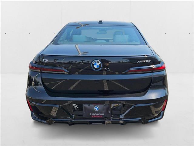 Photo of 2025 Black Sapphire Metallic BMW i7