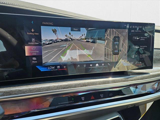 Photo of 2025 Black Sapphire Metallic BMW i7