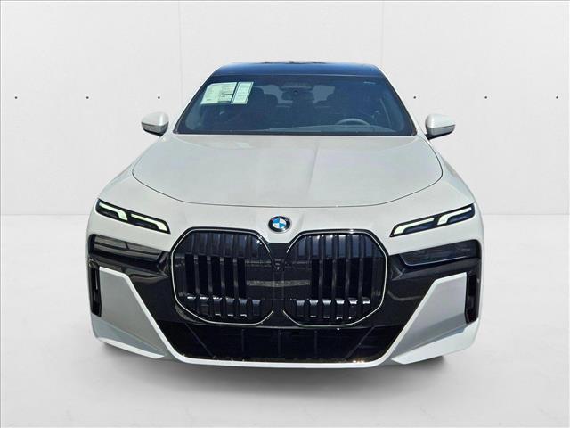 Photo of 2025 Mineral White Metallic BMW 760