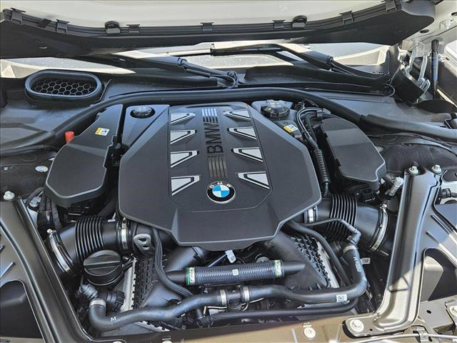 Photo of 2025 Mineral White Metallic BMW 760