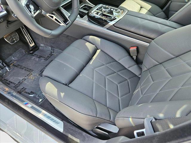 Photo of 2025 Brooklyn Grey Metallic BMW 760