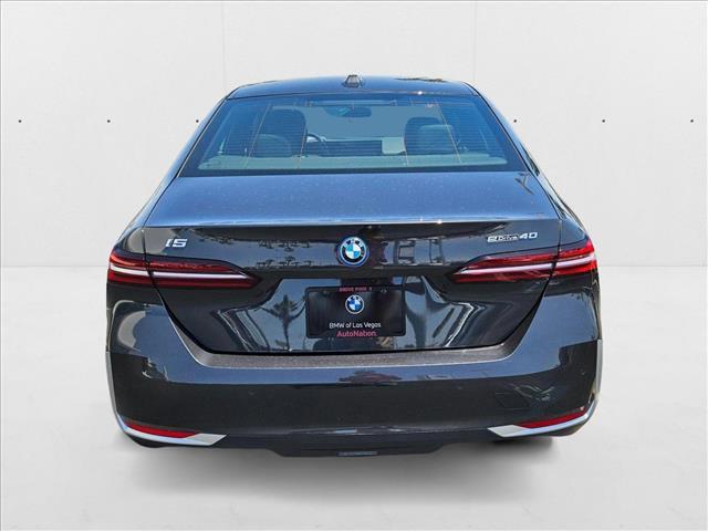 Photo of 2024 Dark Graphite Metallic BMW i5