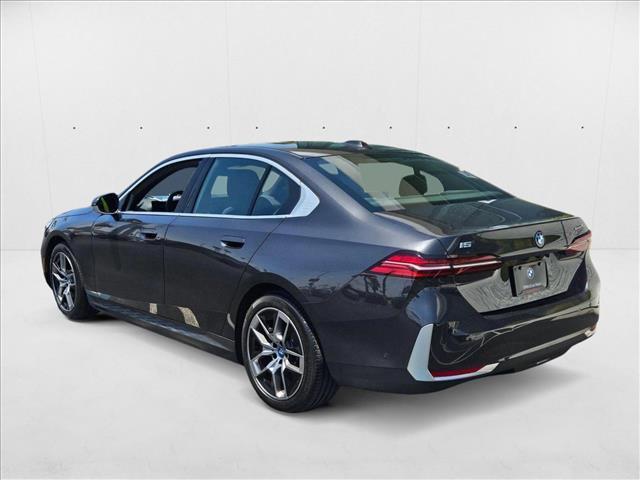 Photo of 2024 Dark Graphite Metallic BMW i5