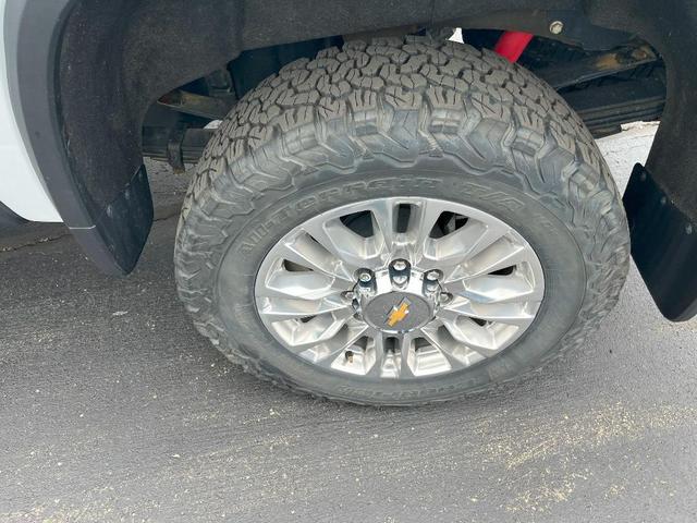 Photo of 2022 Summit White Chevrolet Silverado 3500