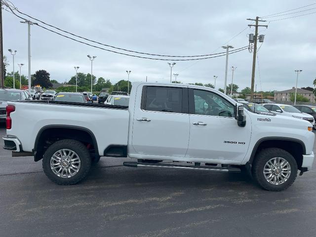 Photo of 2022 Summit White Chevrolet Silverado 3500