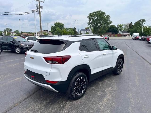 Photo of 2023 Summit White Chevrolet Trailblazer