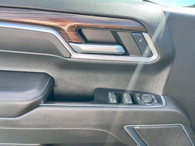 Photo of 2022 Black Chevrolet Silverado 1500