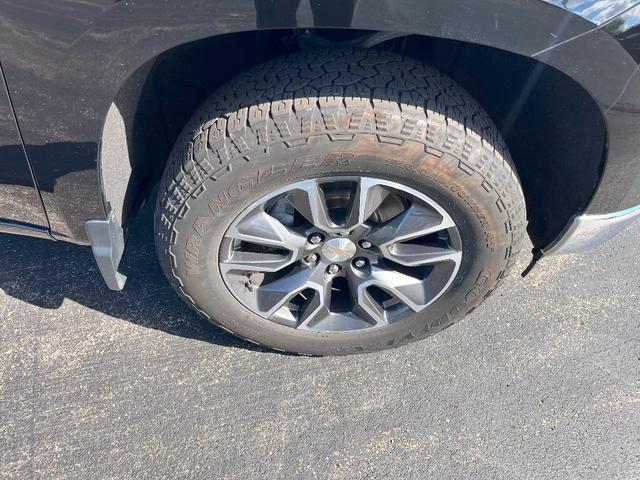 Photo of 2022 Black Chevrolet Silverado 1500
