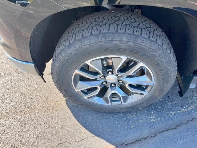 Photo of 2022 Black Chevrolet Silverado 1500