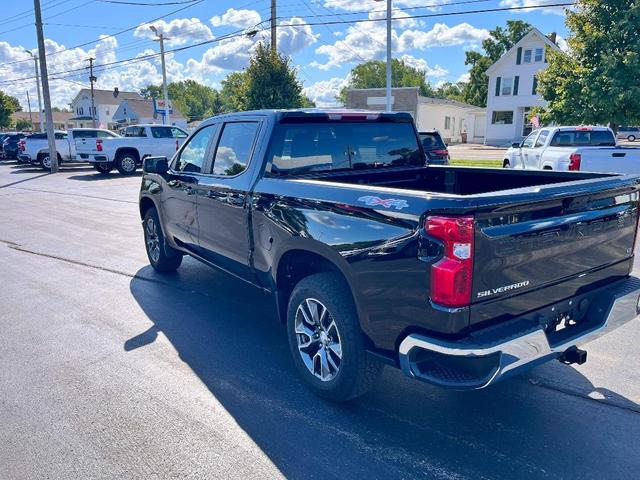 Photo of 2022 Black Chevrolet Silverado 1500