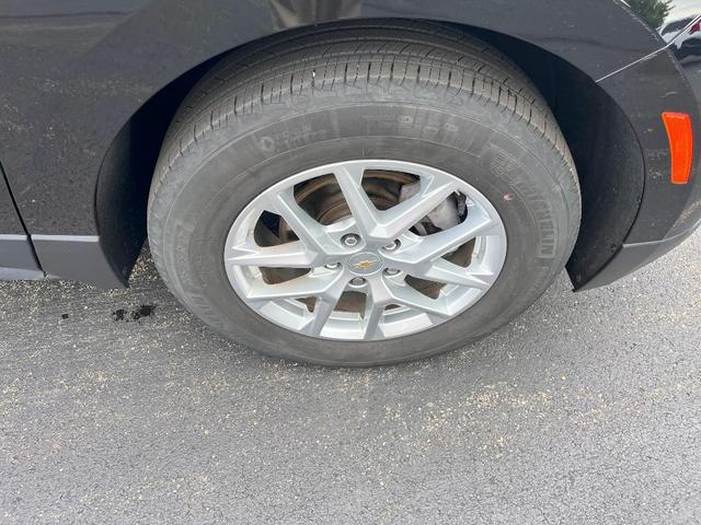 Photo of 2022 Mosaic Black Metallic Chevrolet Equinox