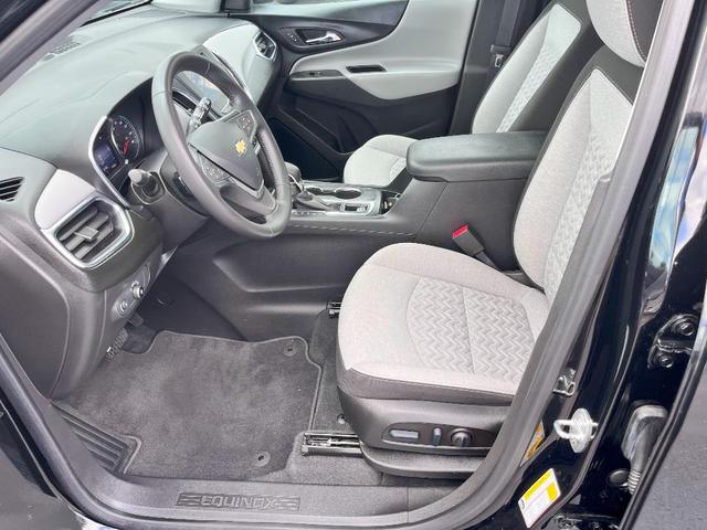 Photo of 2022 Mosaic Black Metallic Chevrolet Equinox
