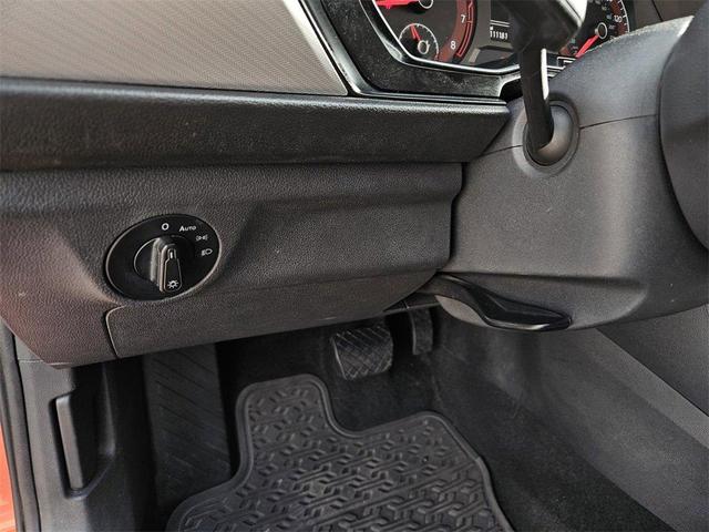 Photo of 2019 Habanero Orange Metallic Volkswagen Jetta