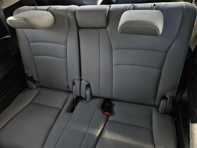Photo of 2021 Gray Honda Pilot