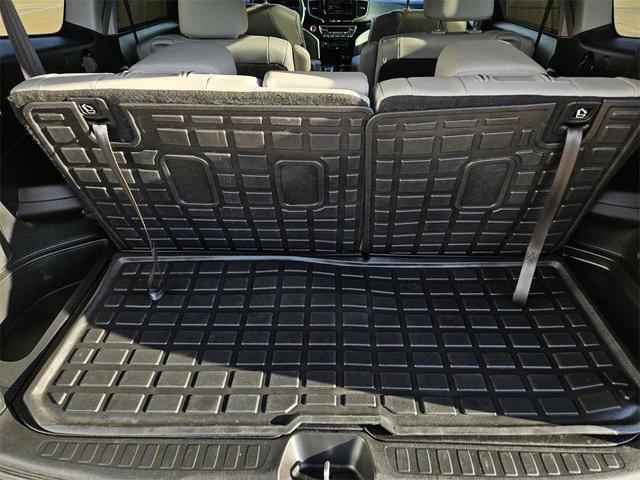 Photo of 2021 Gray Honda Pilot