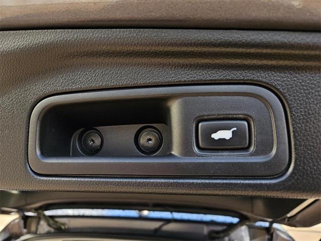 Photo of 2021 Gray Honda Pilot