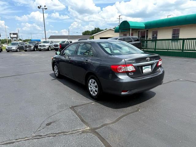 Photo of 2012 Gray Toyota Corolla