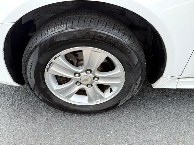 Photo of 2013 White Chevrolet Impala