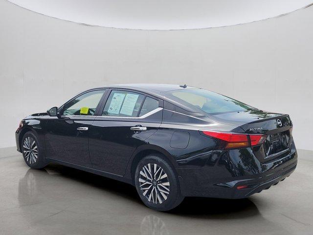 Photo of 2024 Black Nissan Altima