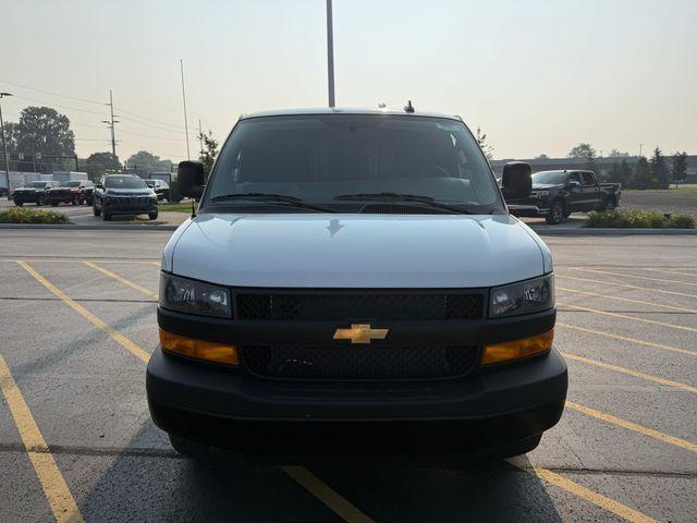 Photo of 2025 Summit White Chevrolet Express 2500