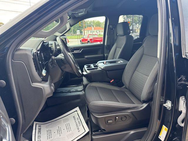 Photo of 2022 Black Chevrolet Silverado 1500