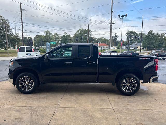 Photo of 2022 Black Chevrolet Silverado 1500