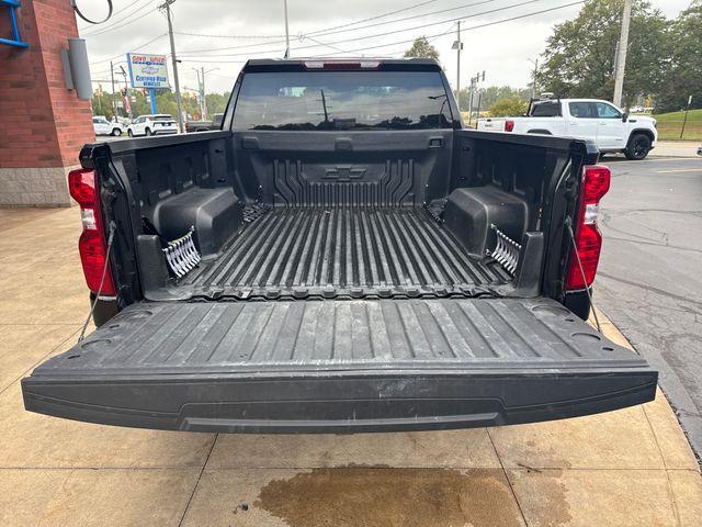 Photo of 2022 Black Chevrolet Silverado 1500