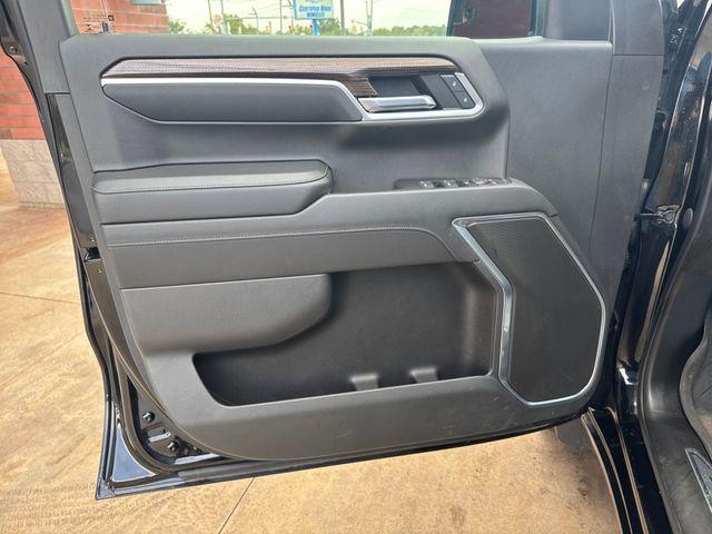 Photo of 2022 Black Chevrolet Silverado 1500