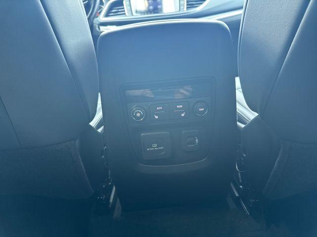 Photo of 2024 Summit White Buick Enclave