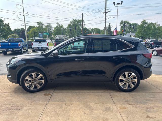 Photo of 2024 Black Ford Escape