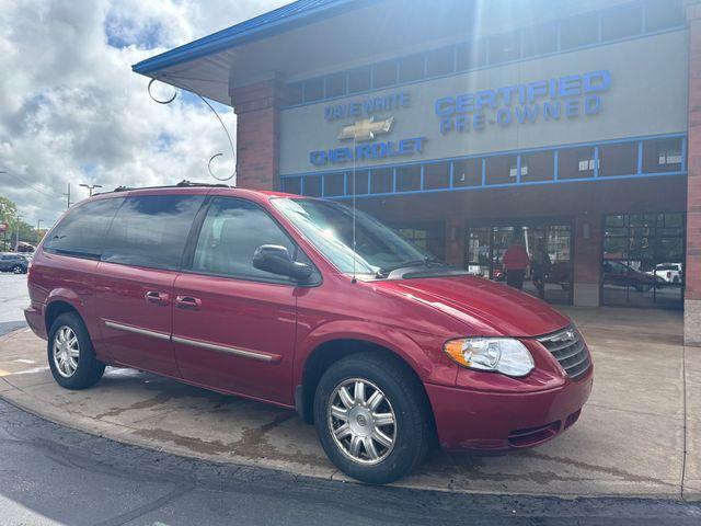 2005 Chrysler Town & Country