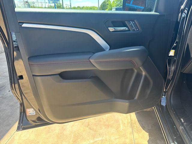 Photo of 2023 Black Chevrolet Colorado
