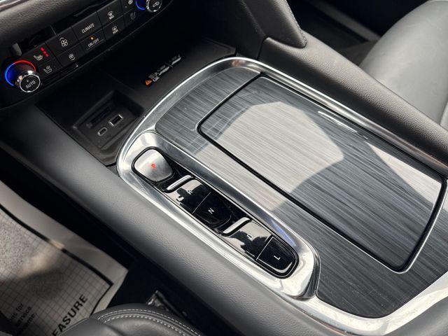 Photo of 2024 Summit White Buick Enclave