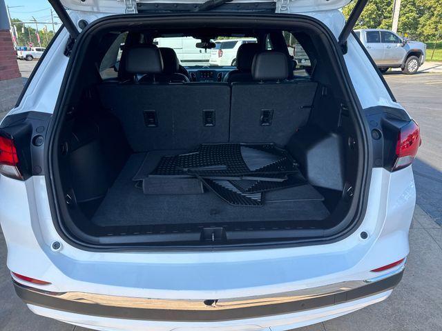 Photo of 2022 Summit White Chevrolet Equinox
