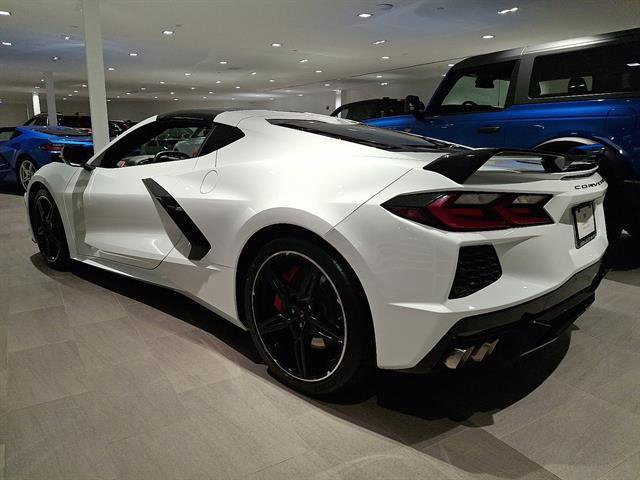 Photo of 2023 Arctic White Chevrolet Corvette