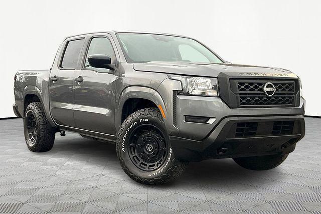 Photo of 2022 Gun Metallic Nissan Frontier
