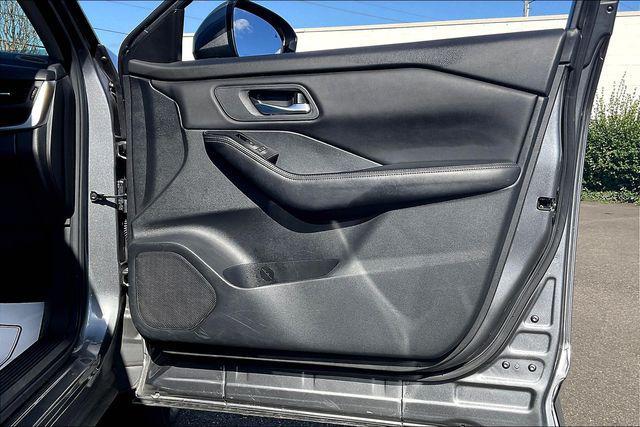 Photo of 2024 Gun Metallic Nissan Rogue
