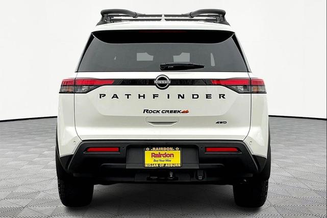 Photo of 2025 Glacier White Nissan Pathfinder