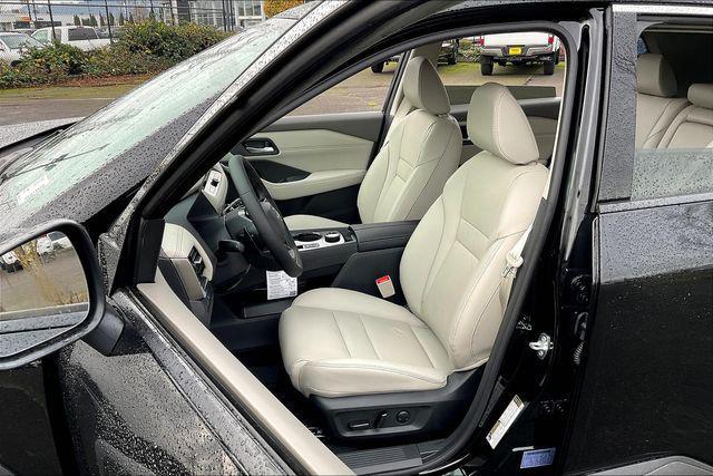 Photo of 2025 Super Black Nissan Rogue
