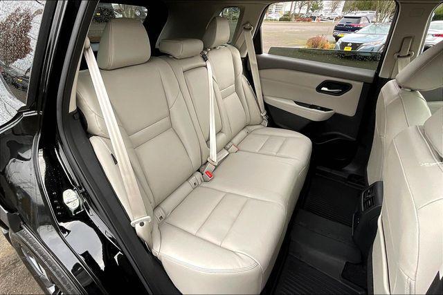 Photo of 2025 Super Black Nissan Rogue