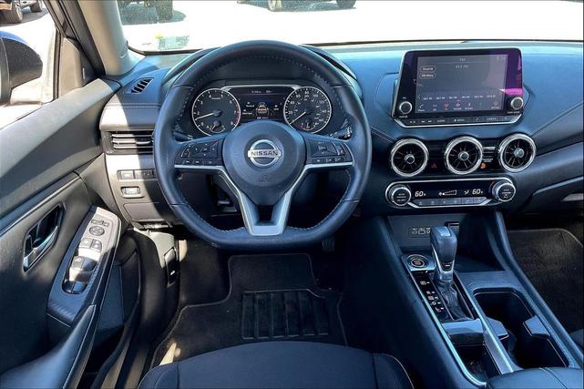 Photo of 2020 Super Black Nissan Sentra