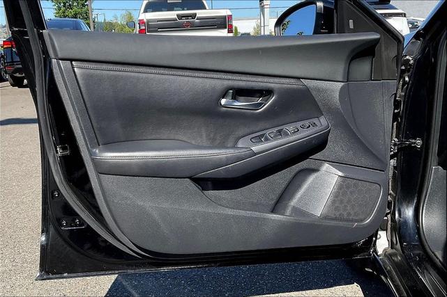 Photo of 2020 Super Black Nissan Sentra