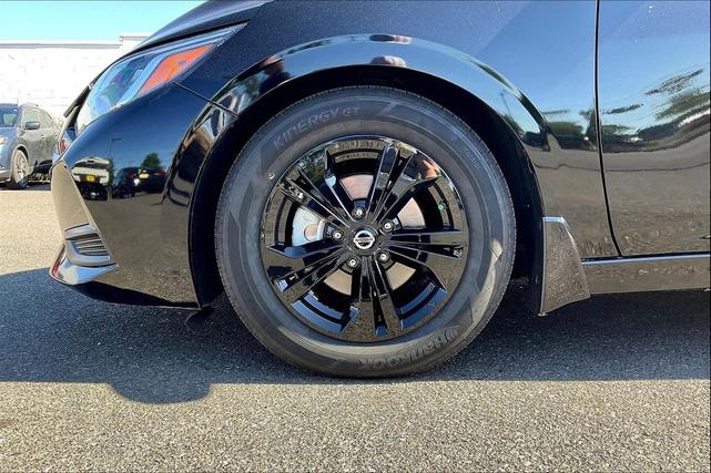 Photo of 2020 Super Black Nissan Sentra
